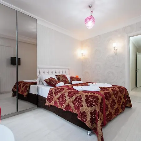 Central Cozy Studio With Balcony And View In The Historical Area Of Beyoglu * İstanbul